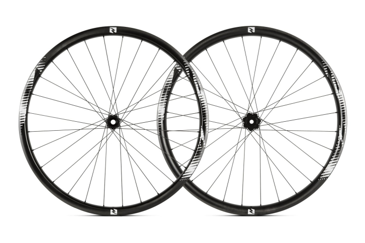 手の届きやすいビードフックレスMTB用カーボンホイール レイノルズ TR