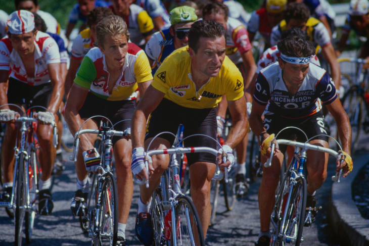 ベルナール・イノーらサイクリングの歴史に名を残す名選手たちがセッレイタリアのサドルを使用した。