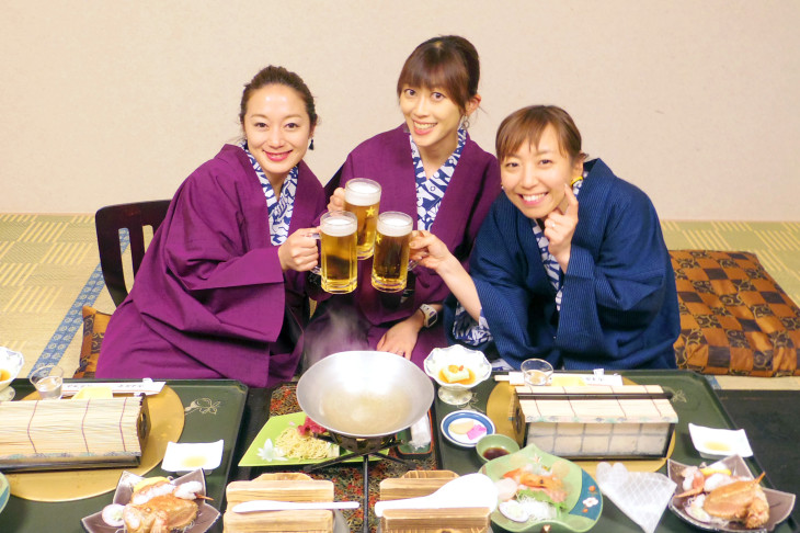 夕食を堪能しながら、話に花が咲きっぱなし!