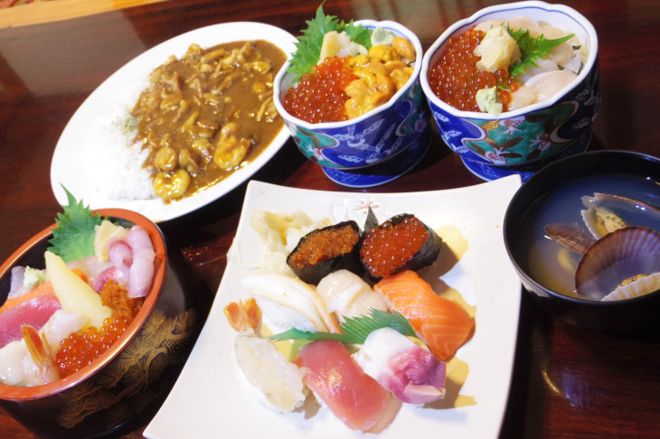 お値段リーズナブルで、どれも絶品!カレーの旨さも衝撃だった。