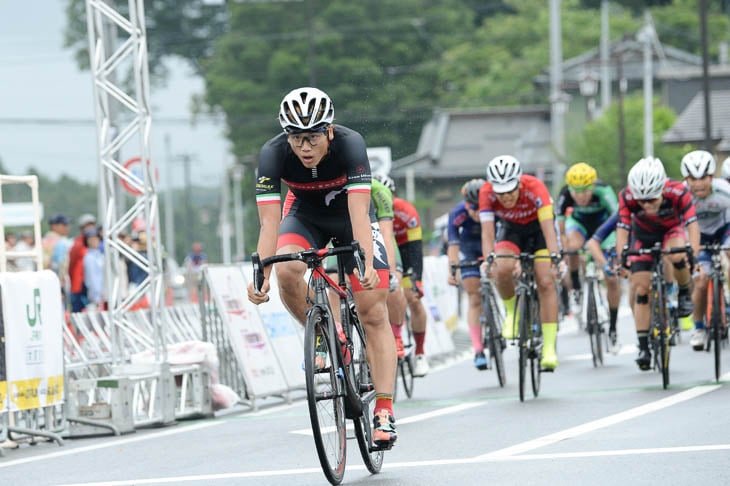 E2優勝　小泉亮太（グランディヴェルレーシング）