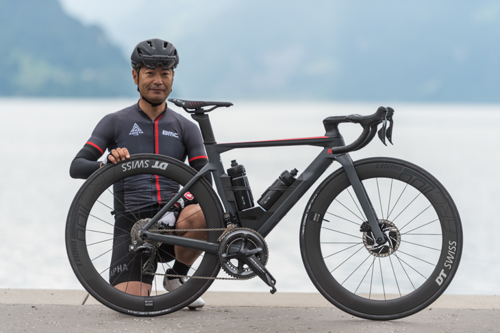 BMC Timemachine ROADと筆者  バイクサイズは47だ