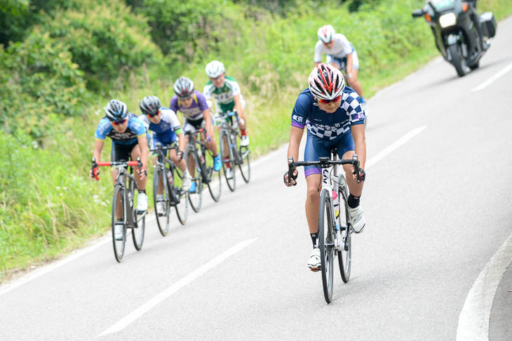 女子ジュニア+U17 逃げる渡部春雅（駒澤大学高校）に残り4kmを前に後続が追いつく