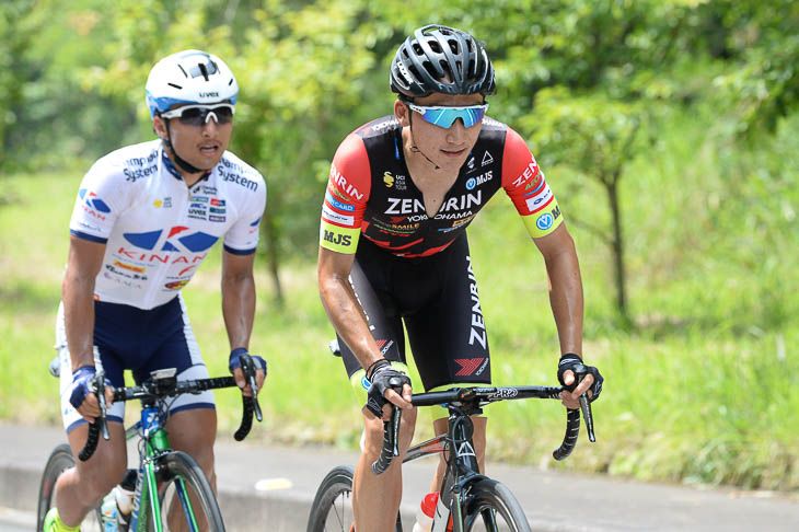 13周目　小石祐馬（チーム右京）と山本元喜（キナンサイクリングチーム）の2人が逃げる