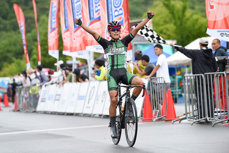 E2 渡邊諒馬（松山城南高等学校 自転車競技部）が優勝