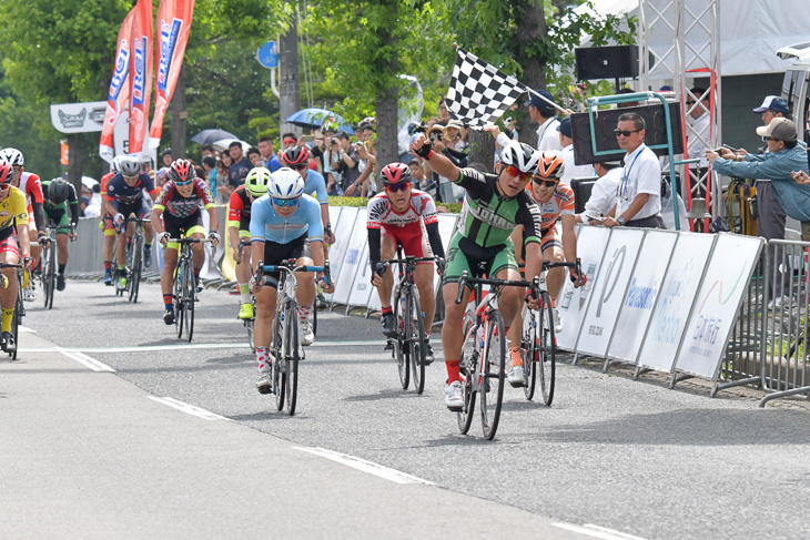 E1・1組　日野凌羽（松山城南高等学校自転車競技部）が優勝