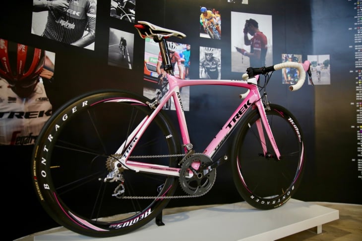 アルベルト・コンタドール(スペイン)が2008年のジロ・デ・イタリアを制した際に駆った2代目Madone。本社のショースペースに展示されていた