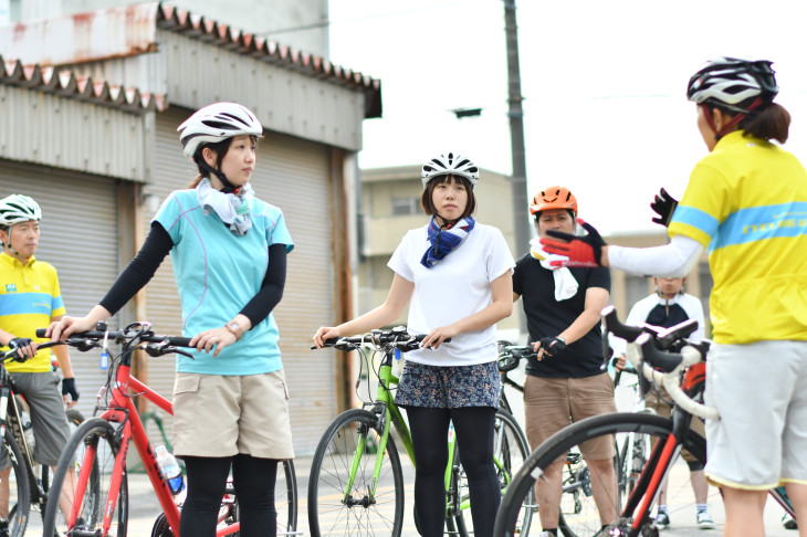 早朝から夕方18時まで続いた講習に熱心に聞き入る