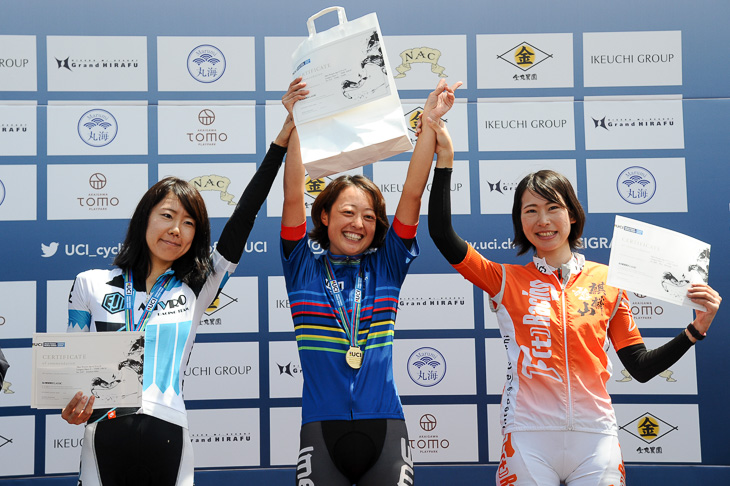 女子70km 19歳-34歳　表彰式