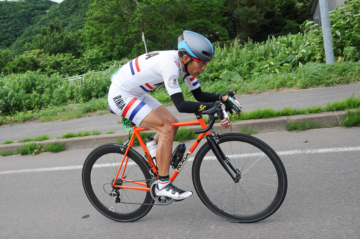 70km付近から単独で飛び出した林裕也(チーム輪駄)
