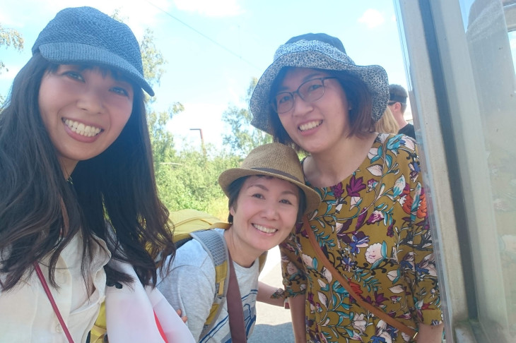 パリから日帰り!この三人で観戦します