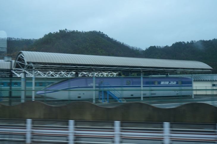 米原駅を出てすぐ目に入ってくるのは