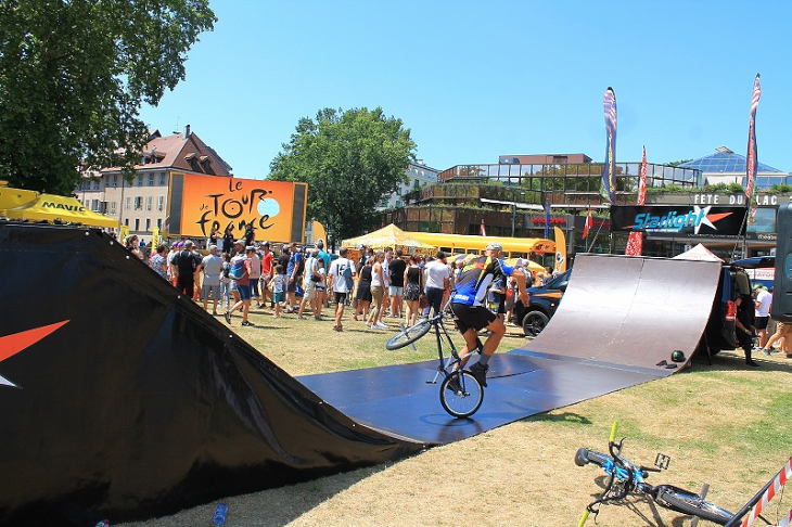 会場ではBMX・トライアルショーも行われた