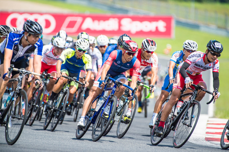 強豪サイクリストたちがしのぎを削るレースでもある