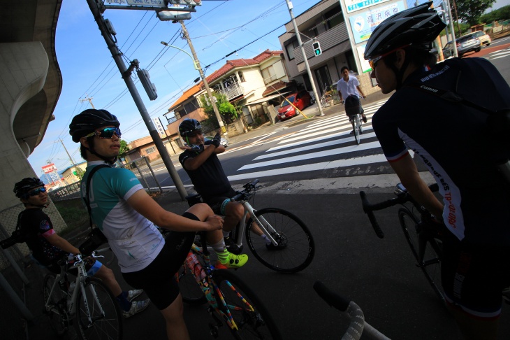 平坦の道をE-BIKEで走るのは大変なようです