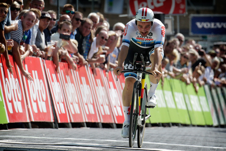ヨーロッパチャンピオンのヴィクトール・カンペナールツ（ベルギー、ロット・スーダル）は14秒差のステージ14位