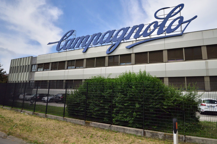 グランフォンド・ピナレロの翌日は、イタリアトレヴィーゾ周辺にある自転車メーカーめぐり。最初はカンパニョーロ社。