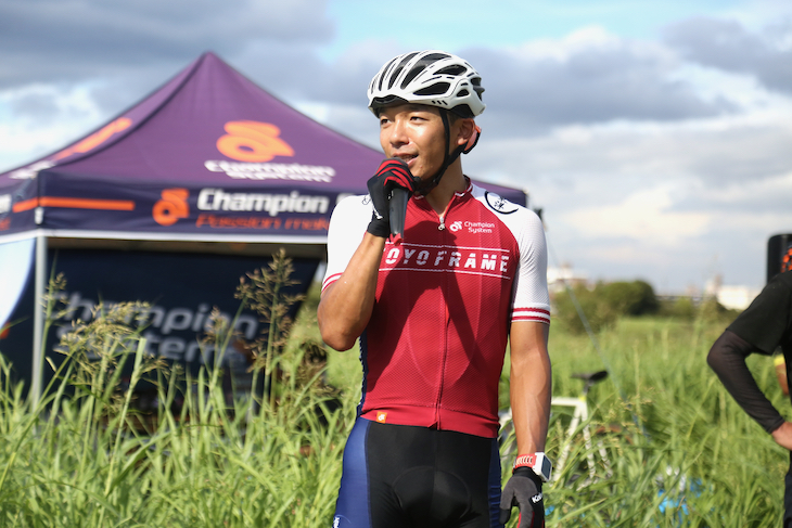 講師を務めた竹之内悠選手(東洋フレーム)。中国のシクロクロスレースから帰国したばかりだった