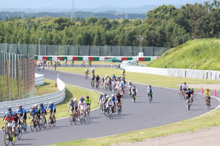 西コースで行われた1時間サイクルマラソン