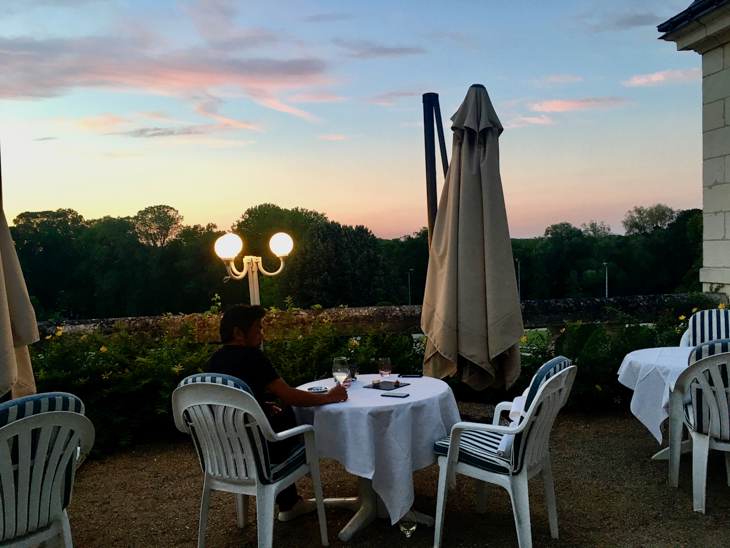 フランス最後の夜。かつて闘ってきたレースの記憶と、今回の旅の思い出が交互にフラッシュバックする時間