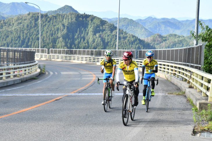 長めの坂道は序盤の6kmほど。前年より全体の難易度は下がったようだ