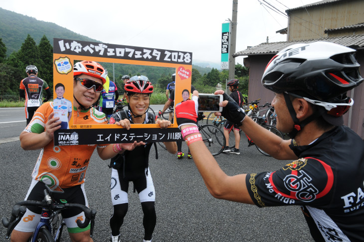 「いいね~、でも、ちょっと表情が硬いな~