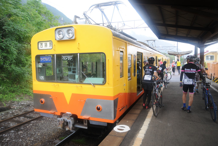 三岐鉄道三岐線で毎日運行されているサイクルパスは、自転車をそのまま車内に持ち込める