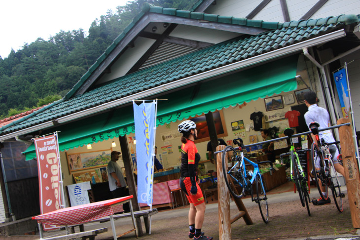 おもごふるさとの駅は車のデポにも使える施設　石鎚山ヒルクライムのスタート地点でもある