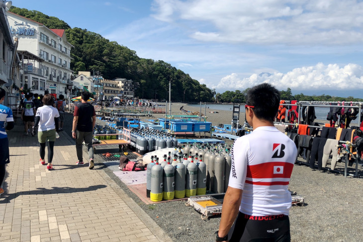 ダイビングのメジャースポットである大瀬崎は秋の入り口でもオンシーズンだ