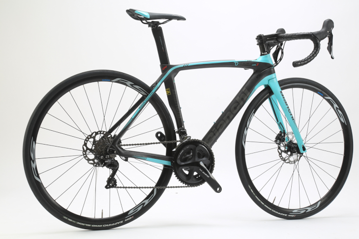 ビアンキ Oltre XR3 Disc カウンターヴェイル搭載で快適性を高めた