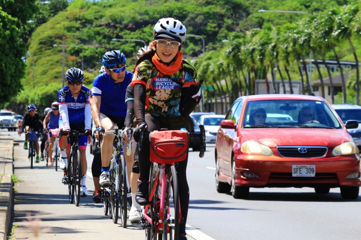 ハイウェイは日本の幹線道路と同様の区分。バイクレーンもあり走りやすい