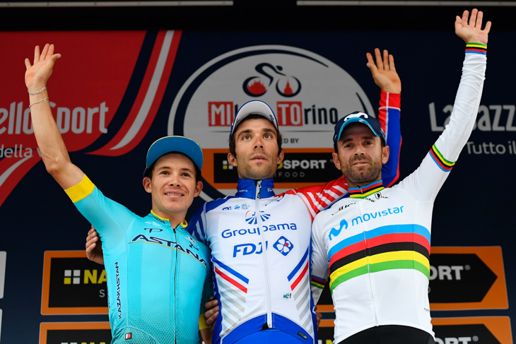 表彰台 2位ミゲルアンヘル・ロペス(コロンビア、アスタナ)、1位ティボー・ピノ(フランス、グルパマFDJ)、3位アレハンドロ・バルベルデ(スペイン、モビスター)