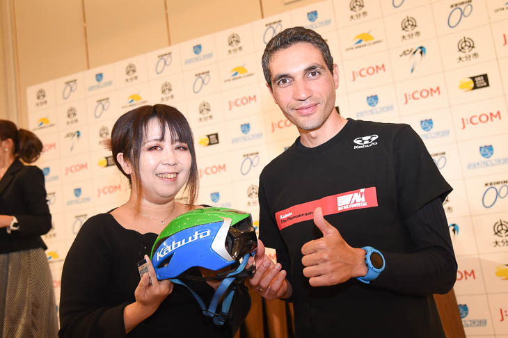 マトリックスパワータグ からはホセ・ビセンテ・トリビオの使用済みヘルメット!
