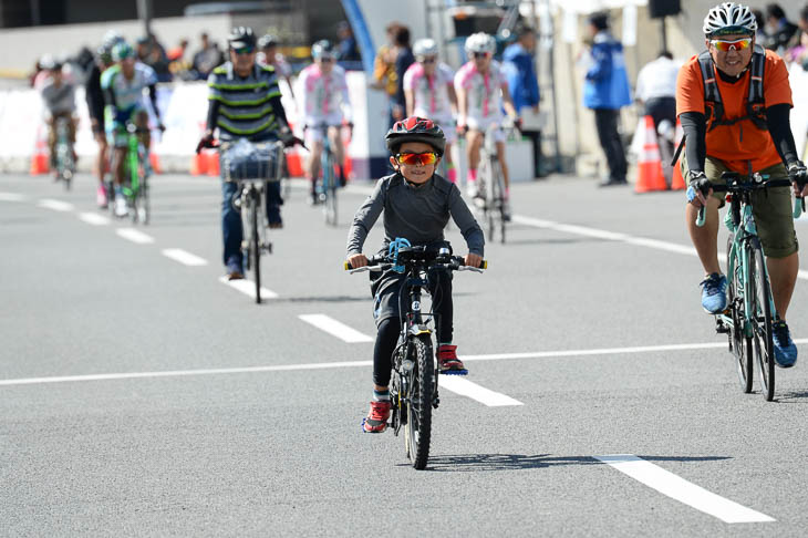 一般参加パレードを走った子供達の中から、将来の勝者が出るかも?