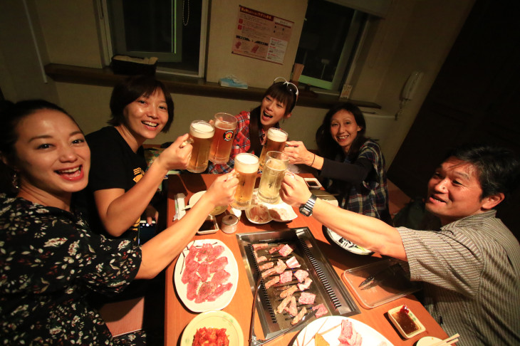 一日の疲れを癒すべく、乾杯！