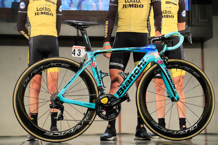 ビアンキ 日本限定デザインのOLTRE XR4ジャパンカップエディション ...