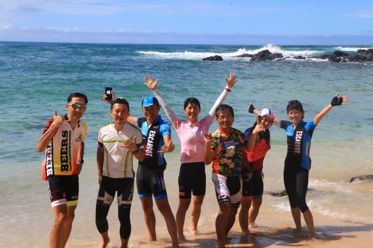 ラニアケアビーチではしゃぐ皆さん