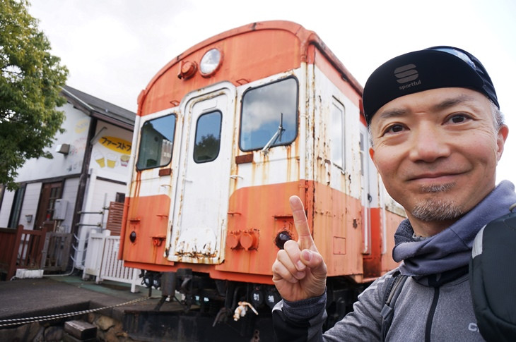 この車両を一目見たかった！旧型客車にエンジンを付けてムリやり気動車化したキハ08-3、これぞ珍車というか迷車(笑)