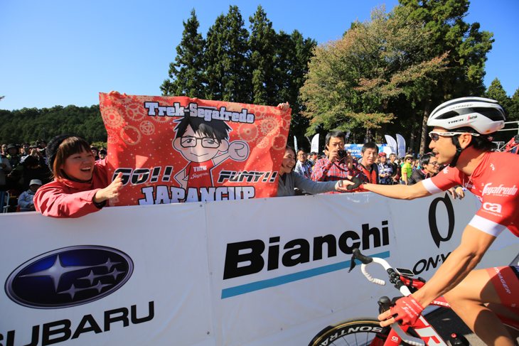 別府史之選手応援バナーに気づいた本人が握手を求めてくれた!