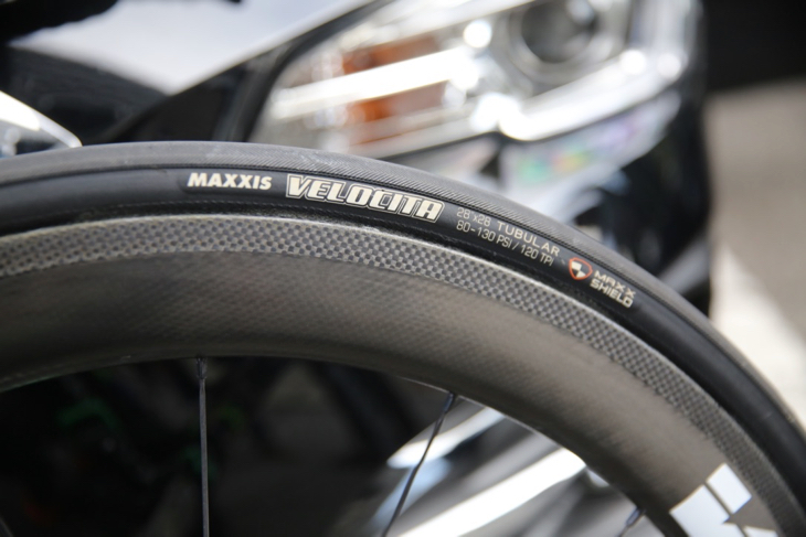 マキシスのエンデュランスチューブラータイヤ、VELOCITA(28c)を使う