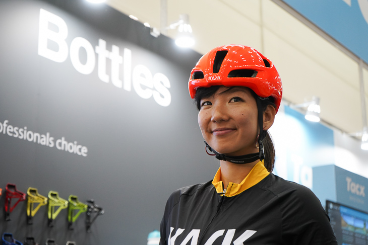 平野由香里さんもカスクのプレゼンテーションに登場 新作のUTOPIAを着用