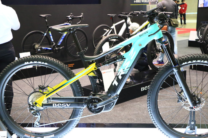 ベスビーの新型フルサスE-MTB TRS-2