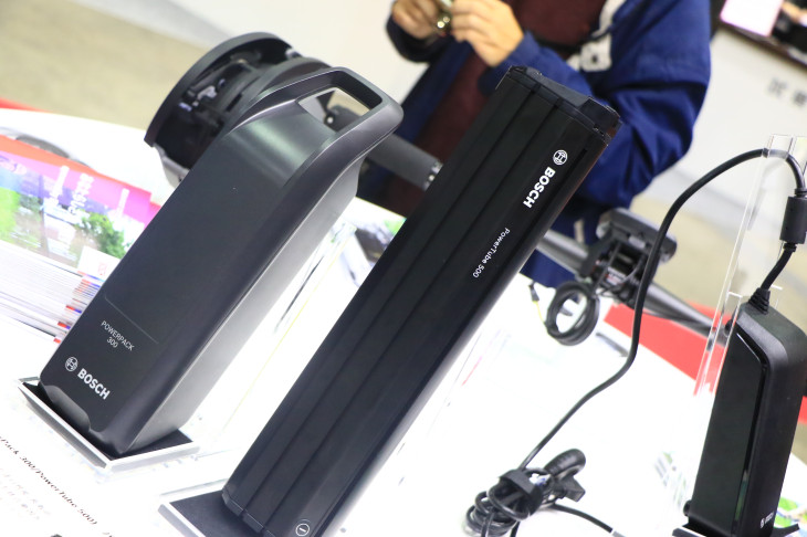 インターナルバッテリ― POWERTUBE500を発表