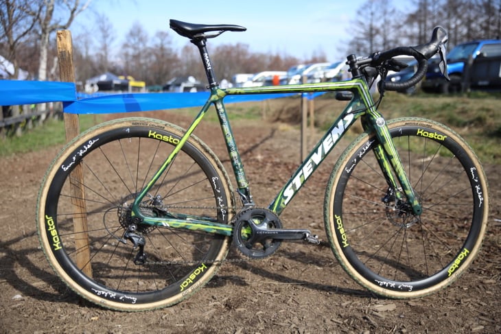 エミール・ヘケレ(チェコ、スティーブンスバイクス・エミリオスポーツ)のスティーブンス SUPERPRESTIGE Disc