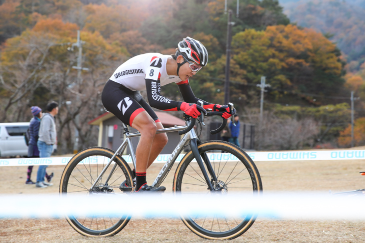 男子エリート 7番手を走る沢田時(チームブリヂストンサイクリング)
