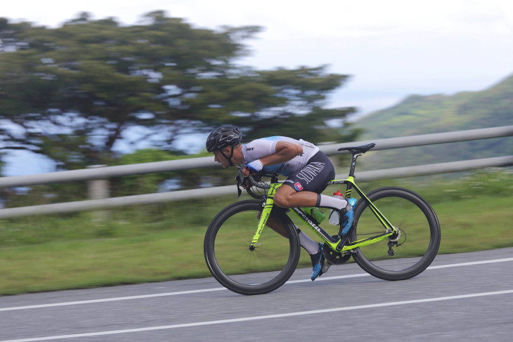 下りを攻めるスロバキアのバビック選手