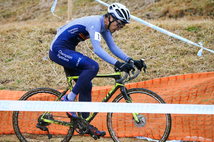 男子マスターズ40-44 単独2番手を走る石川正道(ChampionSystemJapanTestTeam)