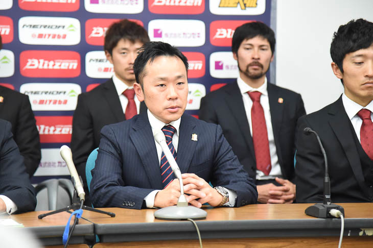 「選手個々の実力を上げていき、オリンピック代表を出せるように」と語る清水裕輔監督