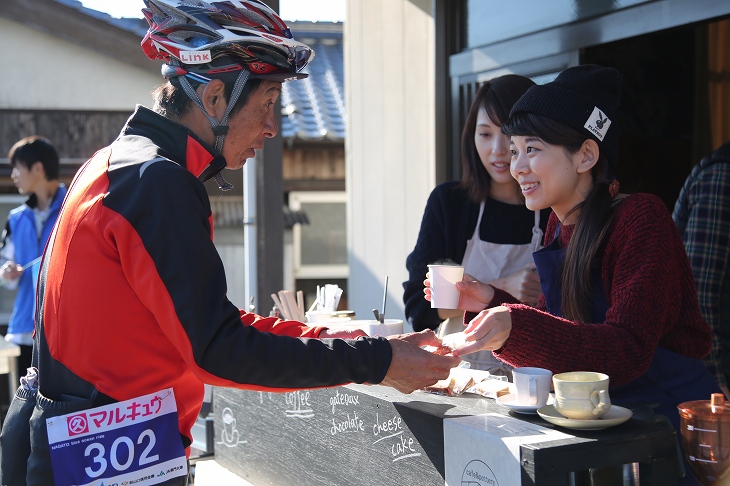 コーヒーとケーキで一息