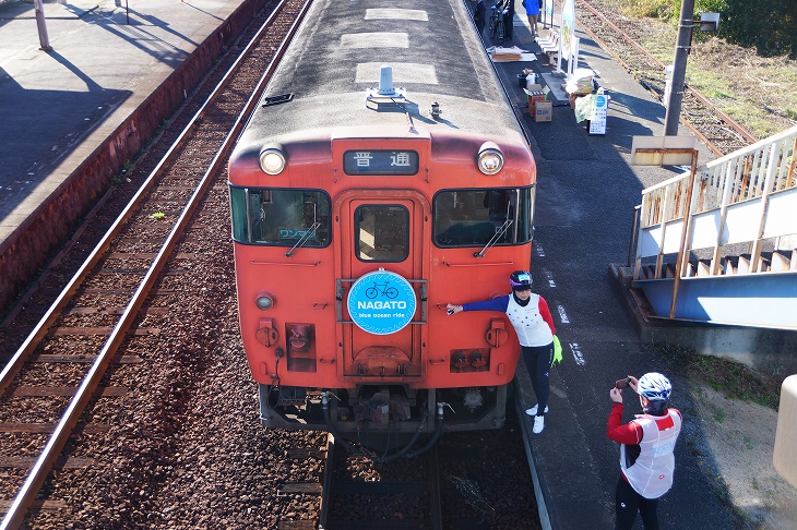 大会ヘッドマークをつけた特別な列車